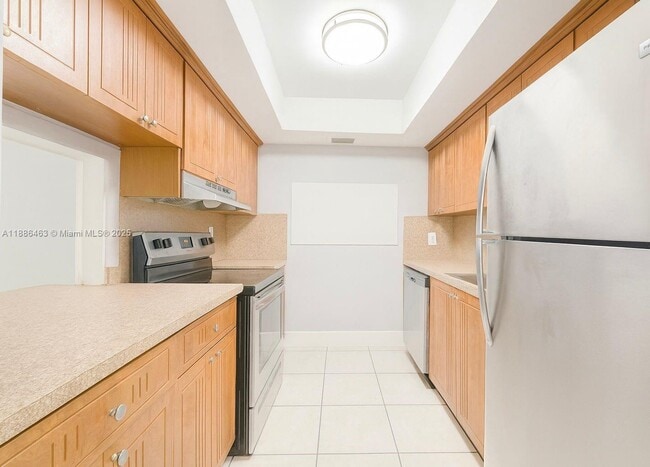 Building Photo - 1885 NE 121st St