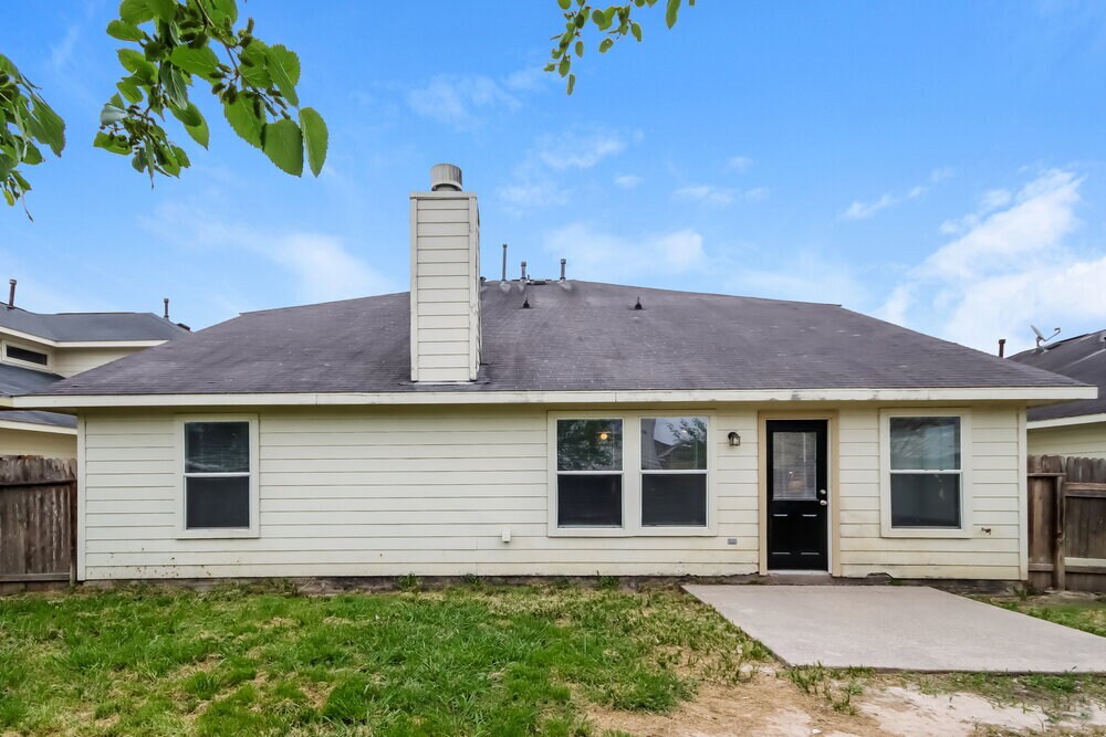 Building Photo - 21515 Lovis Way