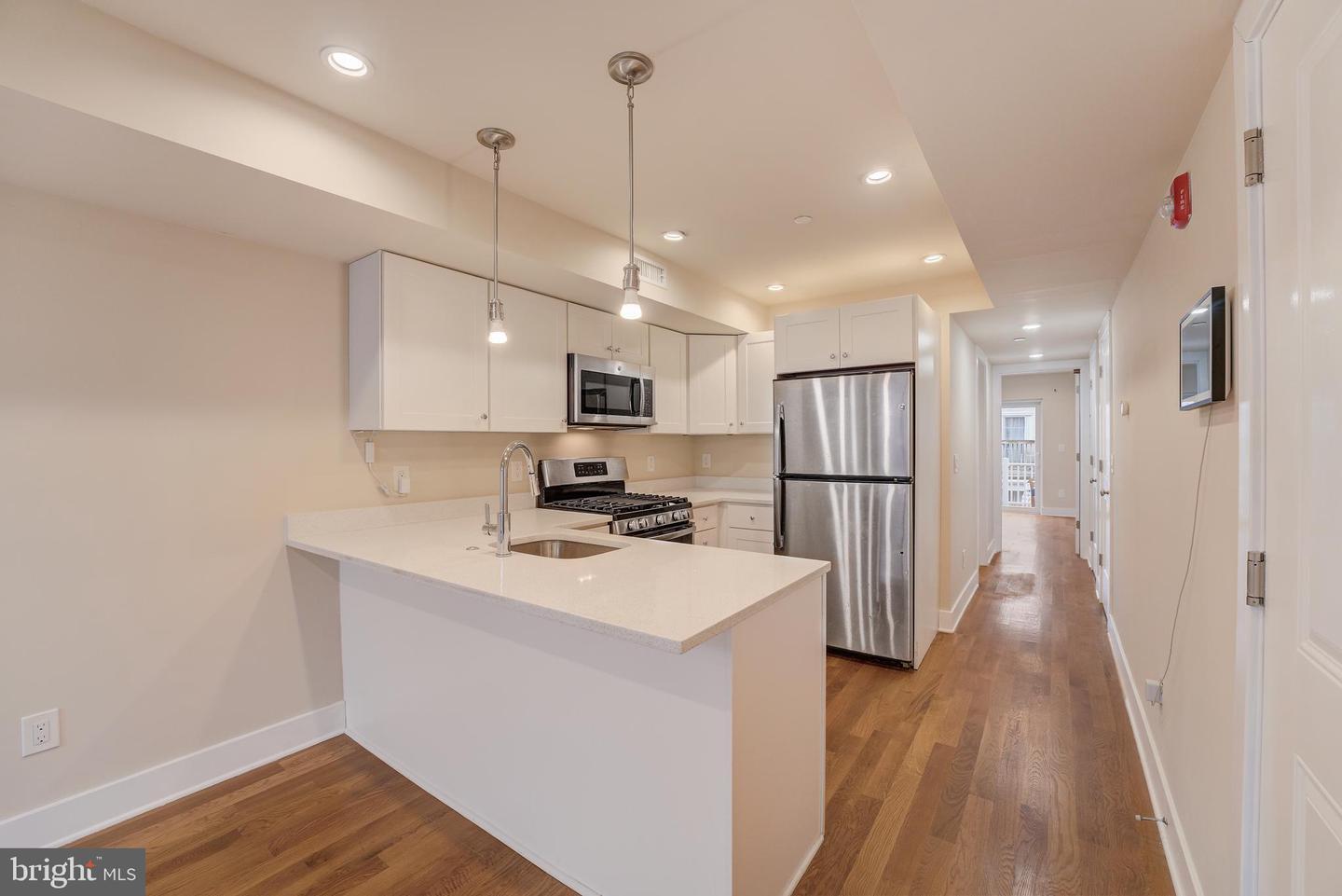 Building Photo - 1821 Carpenter St