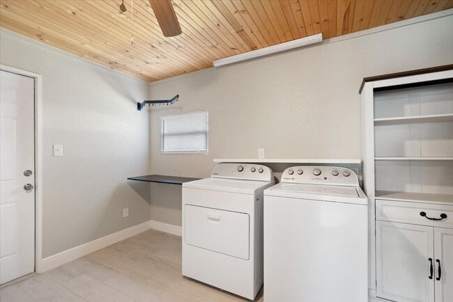 Building Photo - 807 S 12th St