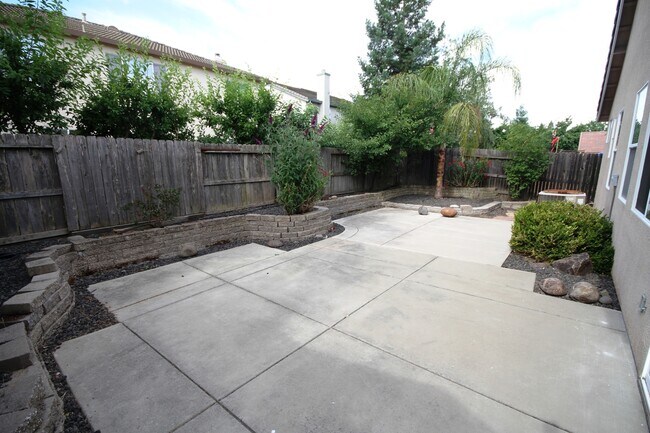 Building Photo - 9416 Trolio Way