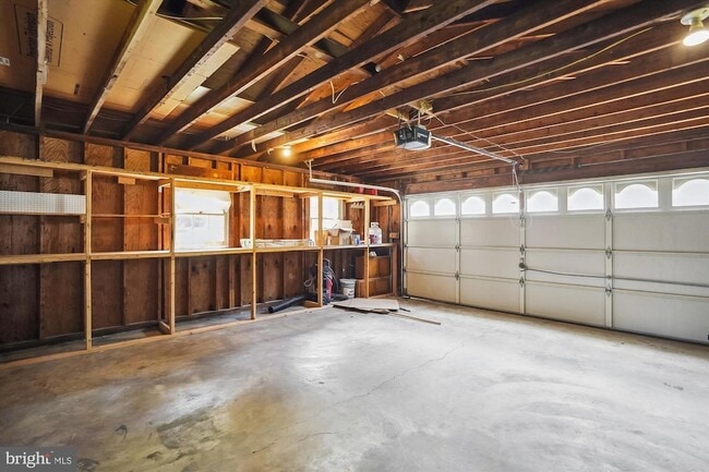 Building Photo - 8501 Canterbury Dr