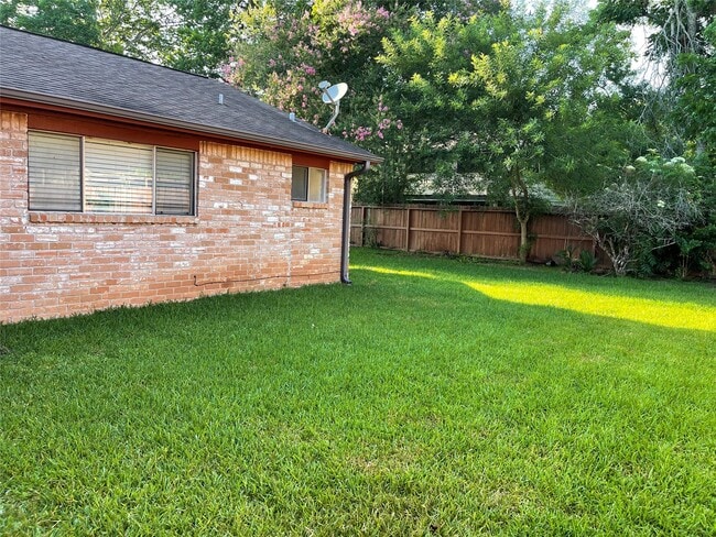 Building Photo - 3115 Jenny Dr