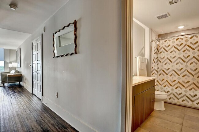 Building Photo - 3005 Peachtree Rd