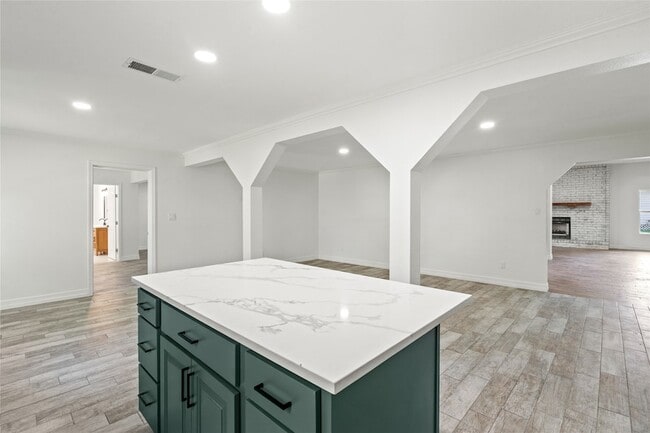 Building Photo - 5425 Jeffrey St