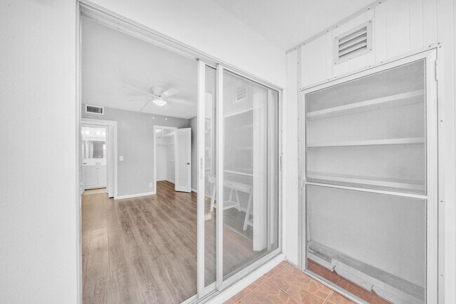 Building Photo - 308 Fanshaw H