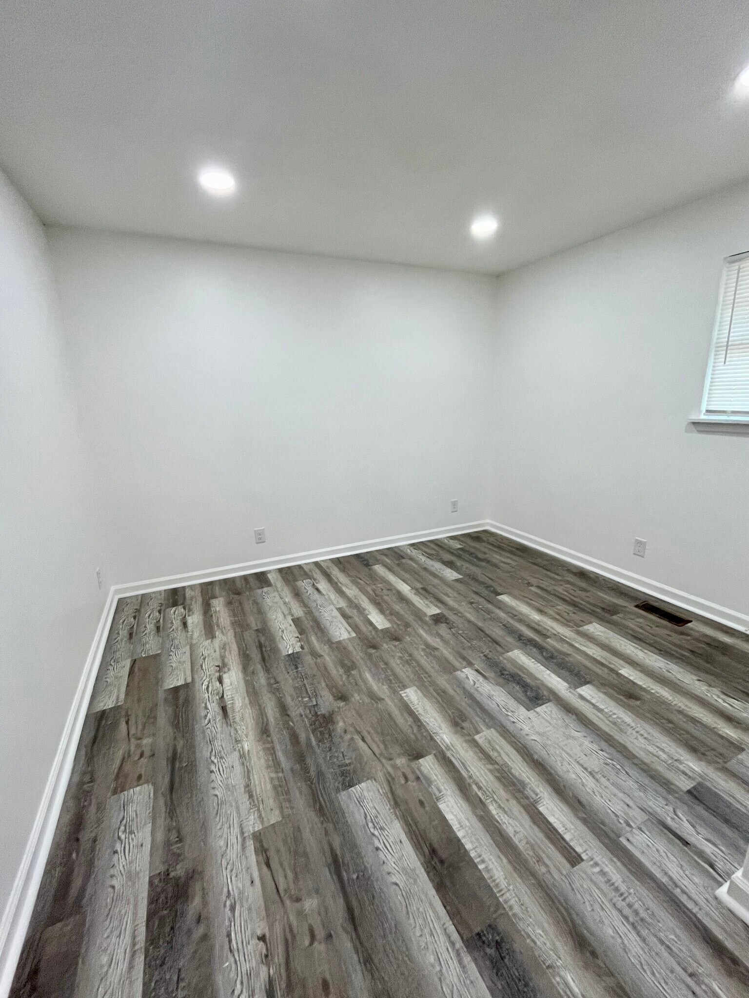 Building Photo - 322 Pittman St