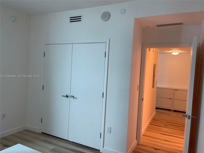 Building Photo - 1900 N Bayshore Dr