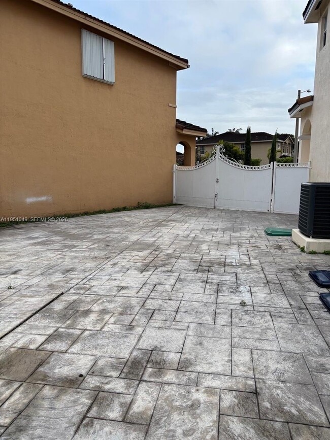 Building Photo - 15465 SW 36th Terrace