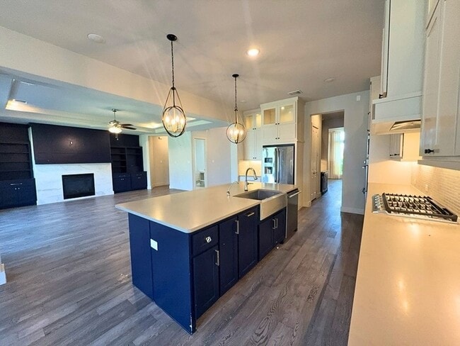 Building Photo - 2151 Lassen Dr