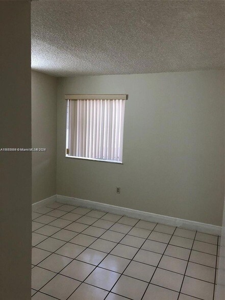 Building Photo - 6203 SW 131st Ct