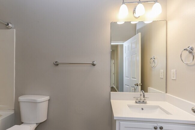 Building Photo - 1703 Chalksand Way