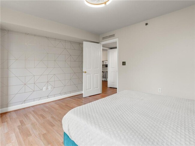 Building Photo - 2870 Pharr Ct S Northwest