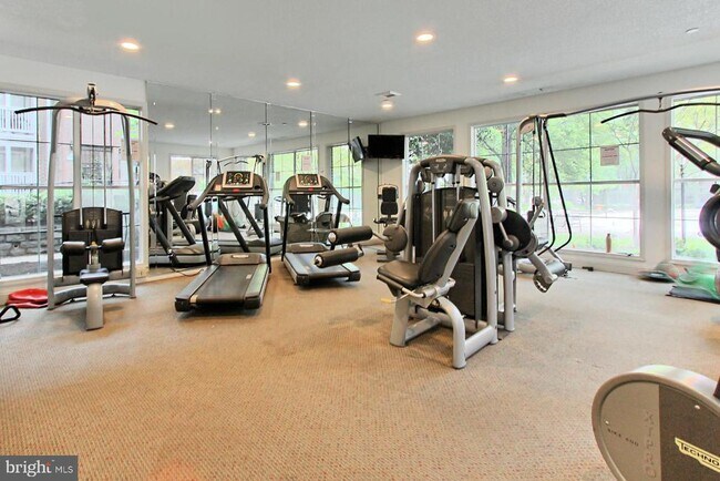 Building Photo - 1513 Lincoln Way