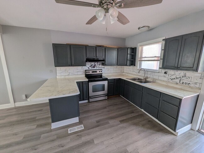 Building Photo - 9517 West Ave., St. Louis, MO 63137