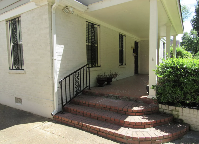 FRONT PORCH - 1062 Sheridan St