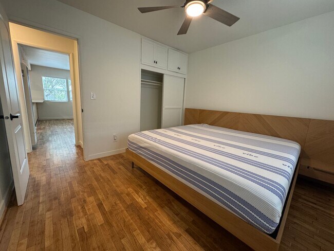 Building Photo - 2 Bedrooms, 1 Bath, Garage, Washer and Dryer Hookups