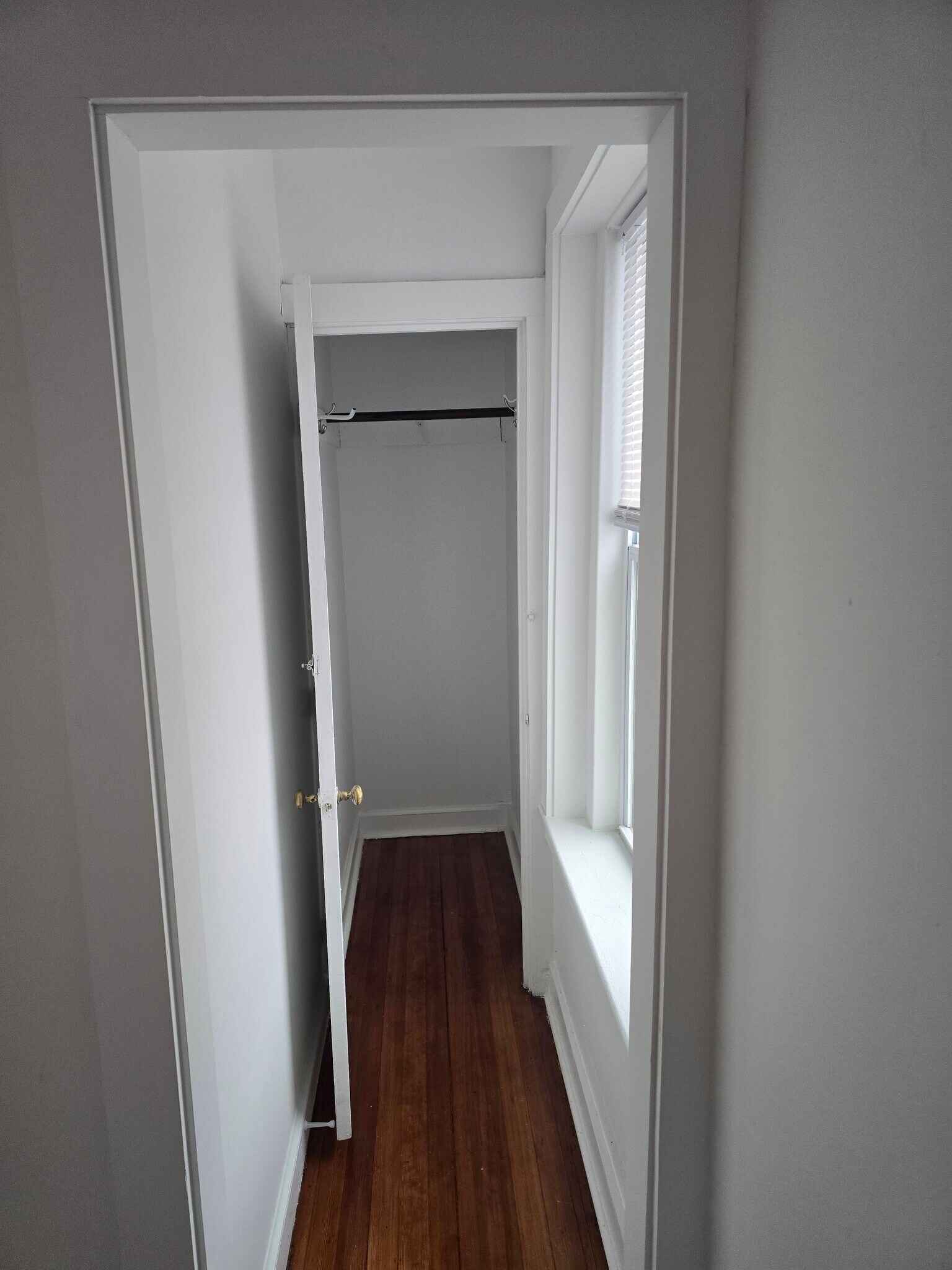 Building Photo - 56 Burnham St