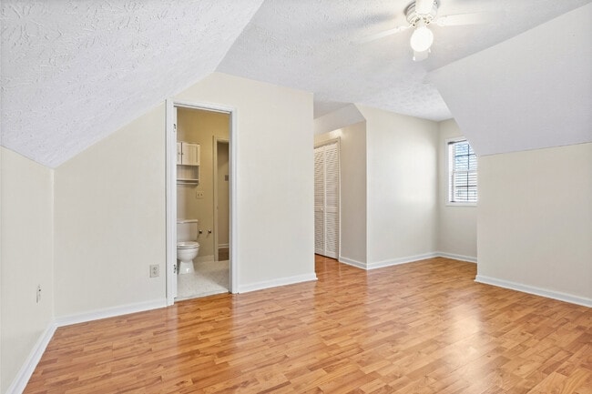 Building Photo - 810 Choctaw Ave