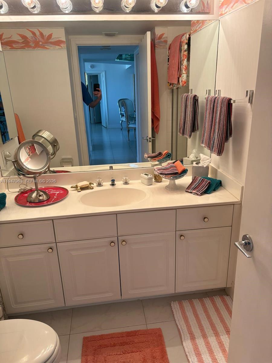 Building Photo - 3600 Yacht Club Dr