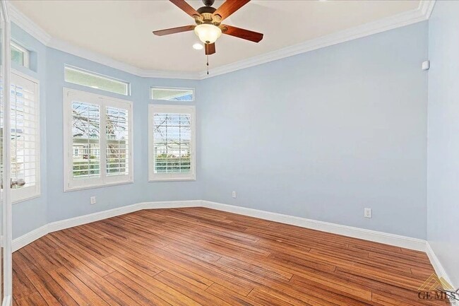 Building Photo - Charming NW Home with 3-Car Garage in Desirable Neighborhood