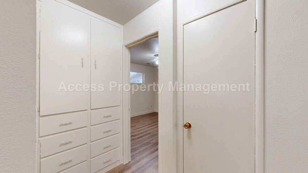 Building Photo - 201 E Fairmont Ave