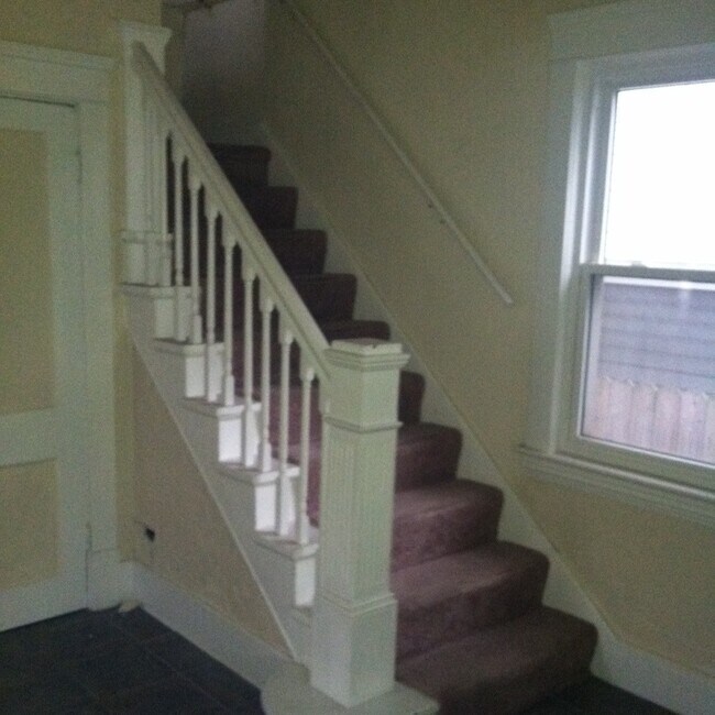 Building Photo - 1830 Corning Ave