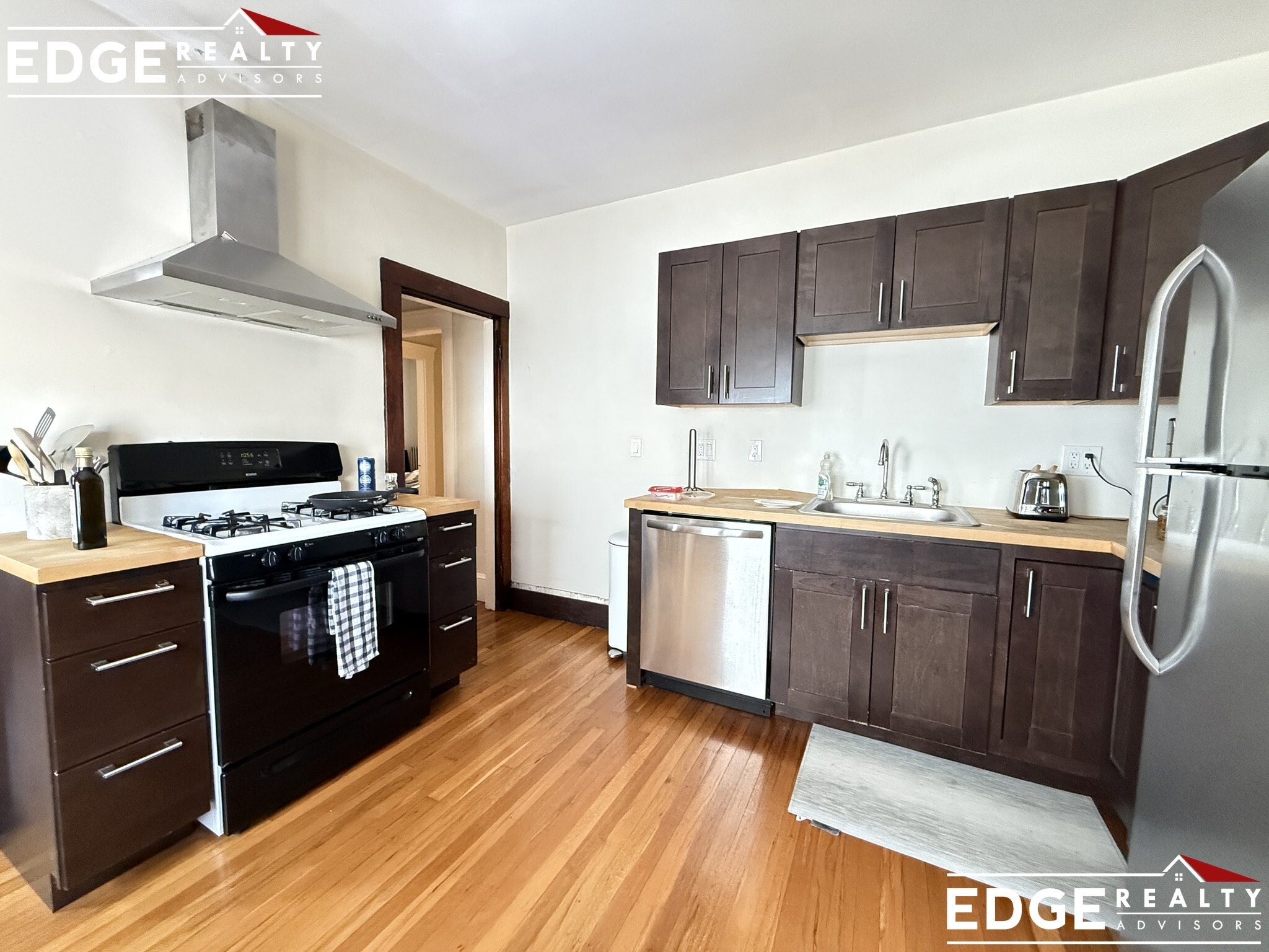 Building Photo - 19 Cresthill Rd