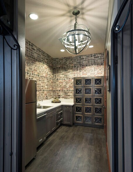 Building Photo - 730 Agnew Rd