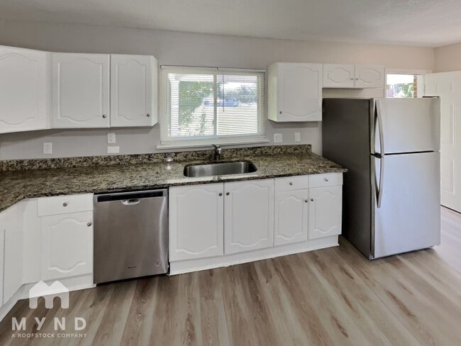 Building Photo - 4922 Statesville Rd