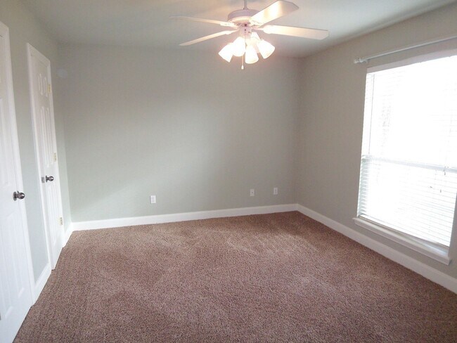 Building Photo - 7010 Hansford Cir