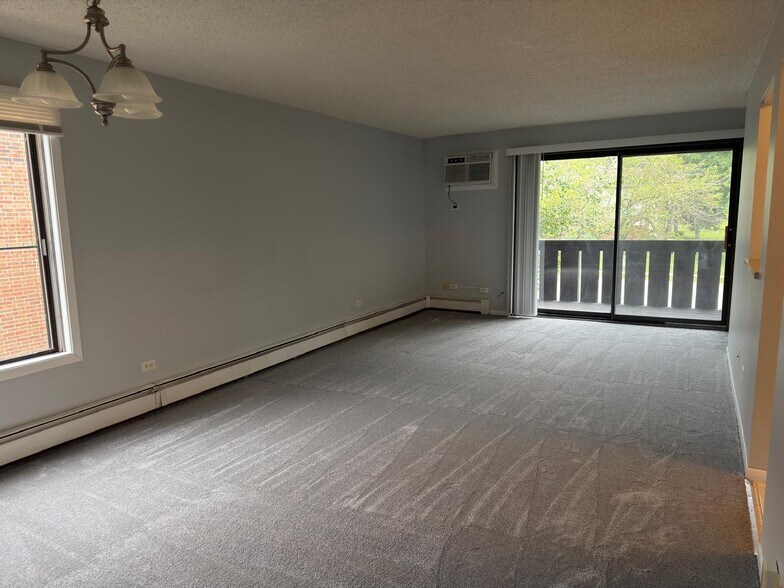 Building Photo - 1008 Centurion Ln