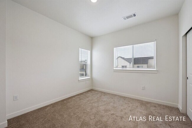 Building Photo - 653 Coney Aly