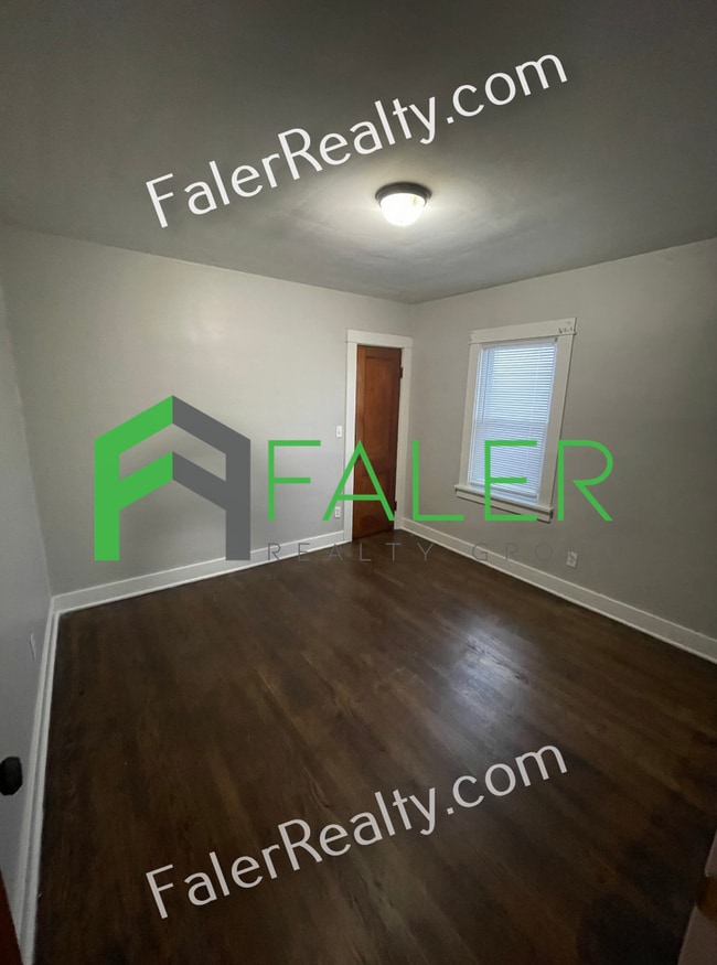 Building Photo - Spacious 2-bedroom Home w/ Detached Garage