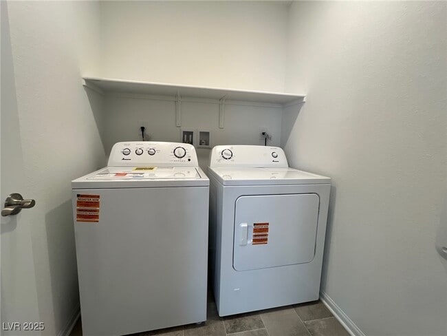 Building Photo - 7470 S Pioneer Way