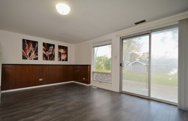Building Photo - 1360 Devonshire Ln