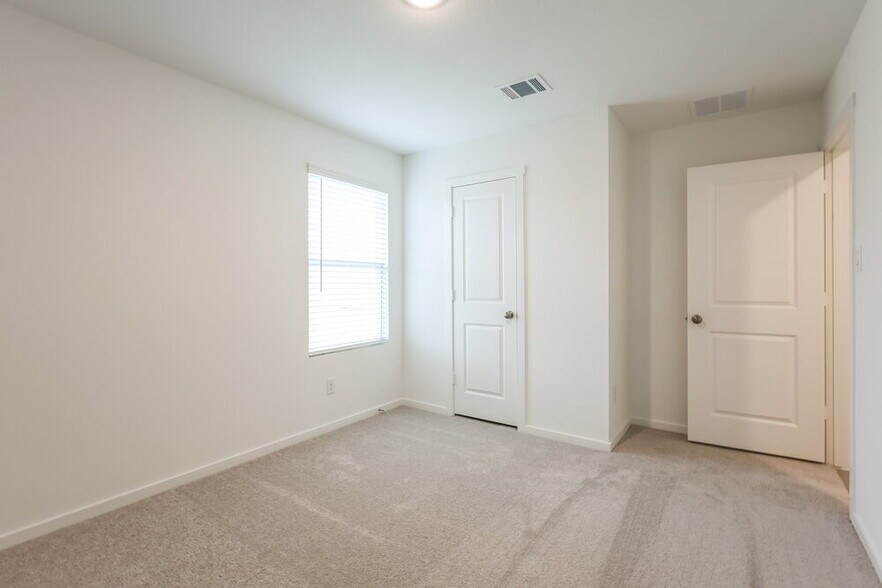 Building Photo - 528 Roquefort St