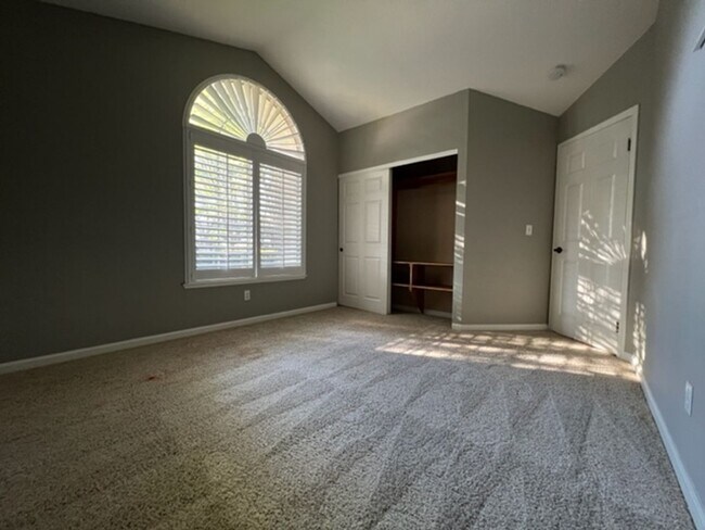 Building Photo - Charming 3 Bedroom 2 Bath with Large Backyard on Corner lot