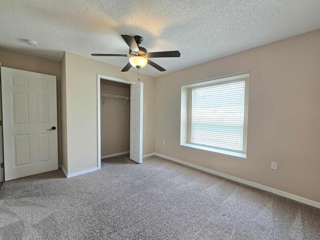 Building Photo - 696 Jessanda Cir