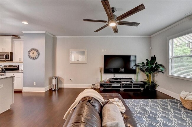 Building Photo - 2185 Mission View Dr NW