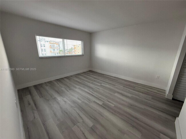 Building Photo - 3626 NE 168th St