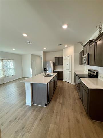 Building Photo - 916 Country Rd