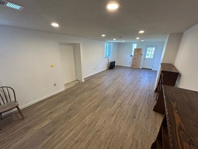 Building Photo - 4-bedroom Home in Cranberry Twp