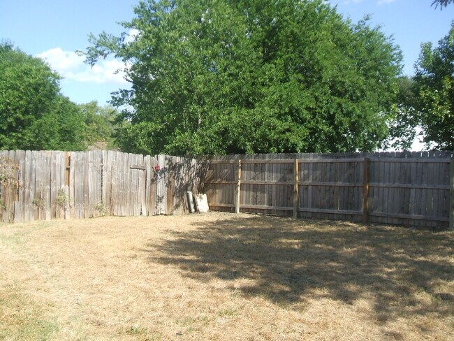 Building Photo - 5920 Mission Sunrise