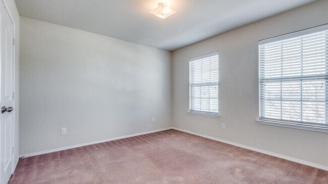 Building Photo - 712 Whitemarsh Dr