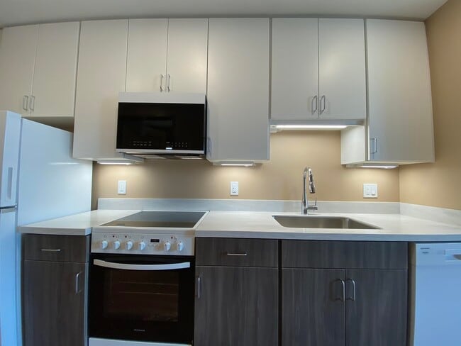 Building Photo - 83 Hanover St