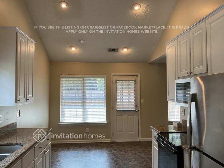 Building Photo - 4890 Larkspur Ln