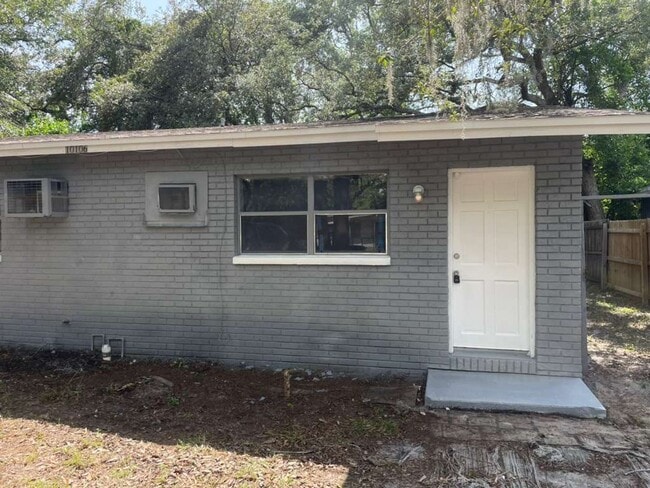 Building Photo - 1/1 Available Now Tampa