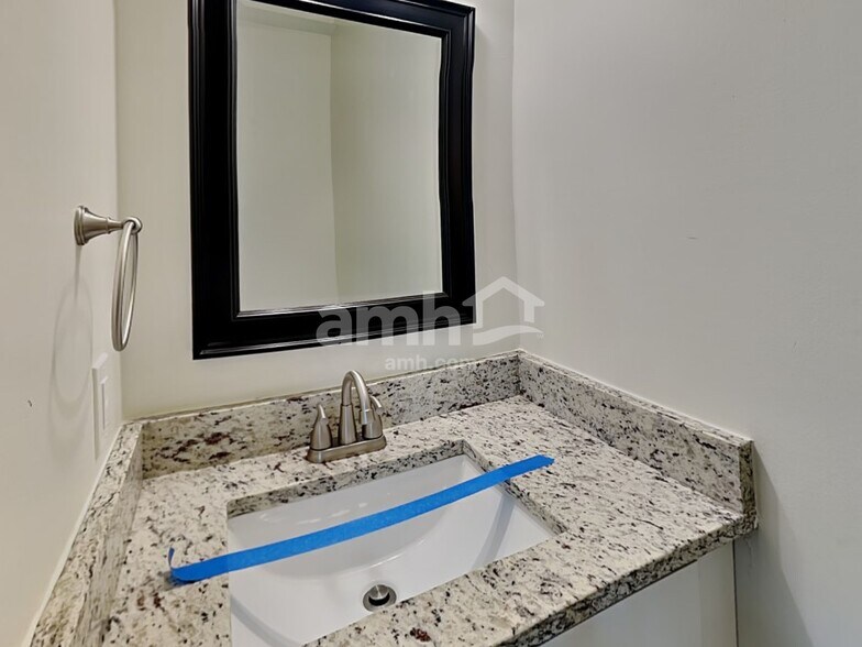 Building Photo - 1557 Pheasant Run Dr