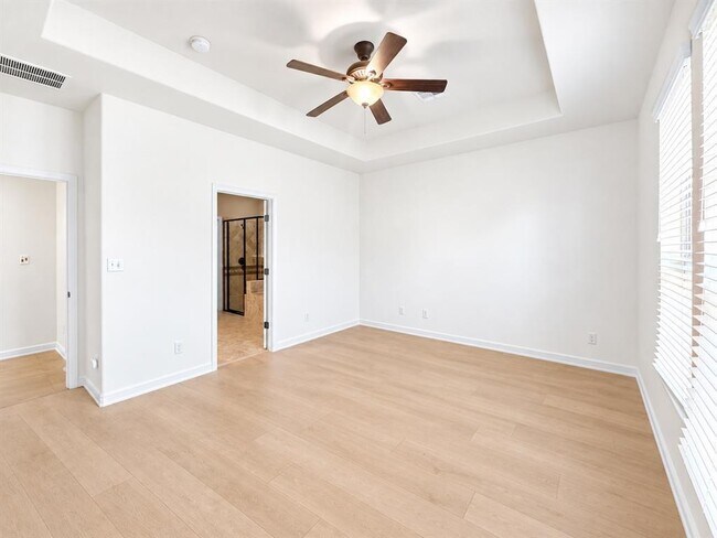 Building Photo - 14312 Senia Bend